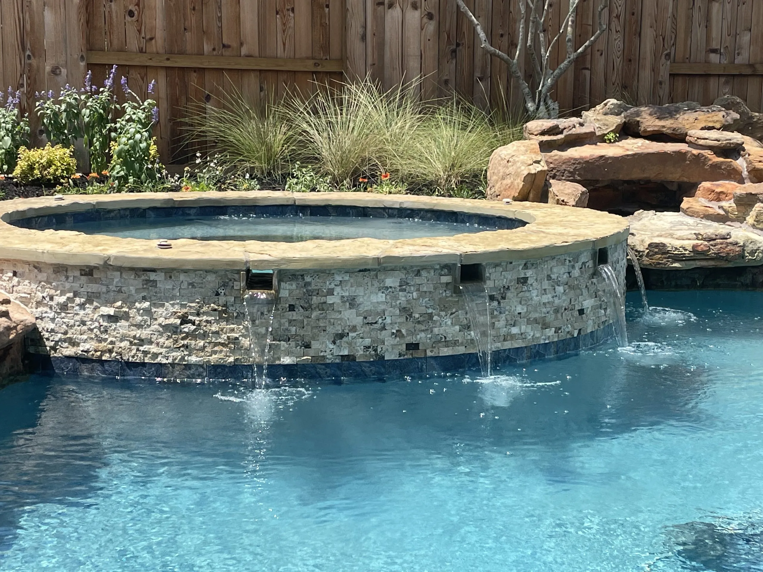 About our custom pool designers and landscapers