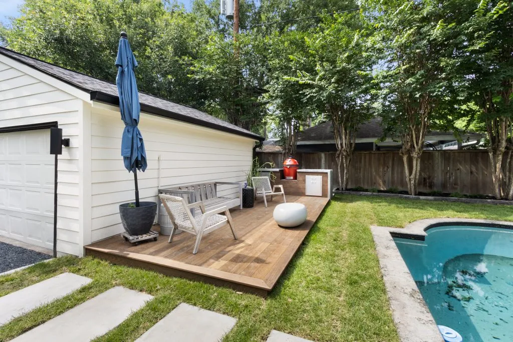 thermory oak deck outdoor kitchen