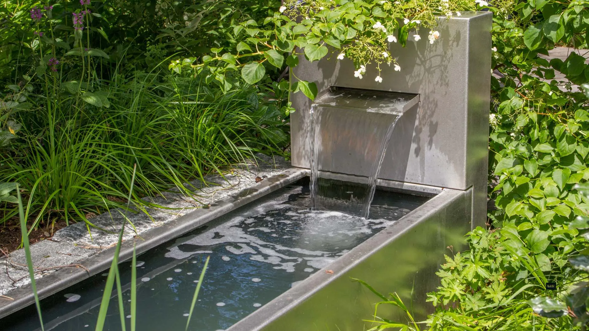 pond fountain and water feature contractors Houston Katy Fulshear TX